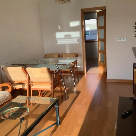 Apartamento con vistas a la Ría y cerca de playa. *